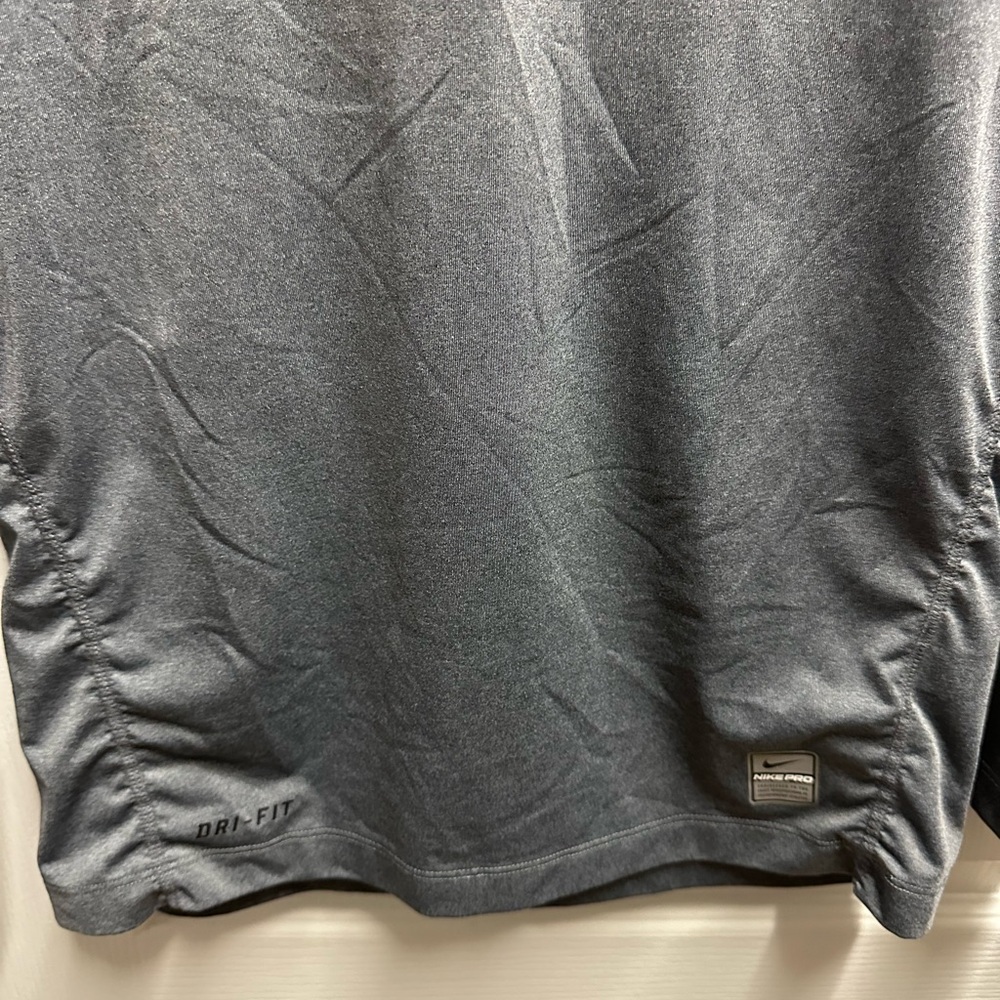 Nike Gray Long Sleeve Performance Tee size XL/ NWOT# 629 - Picture 2 of 3